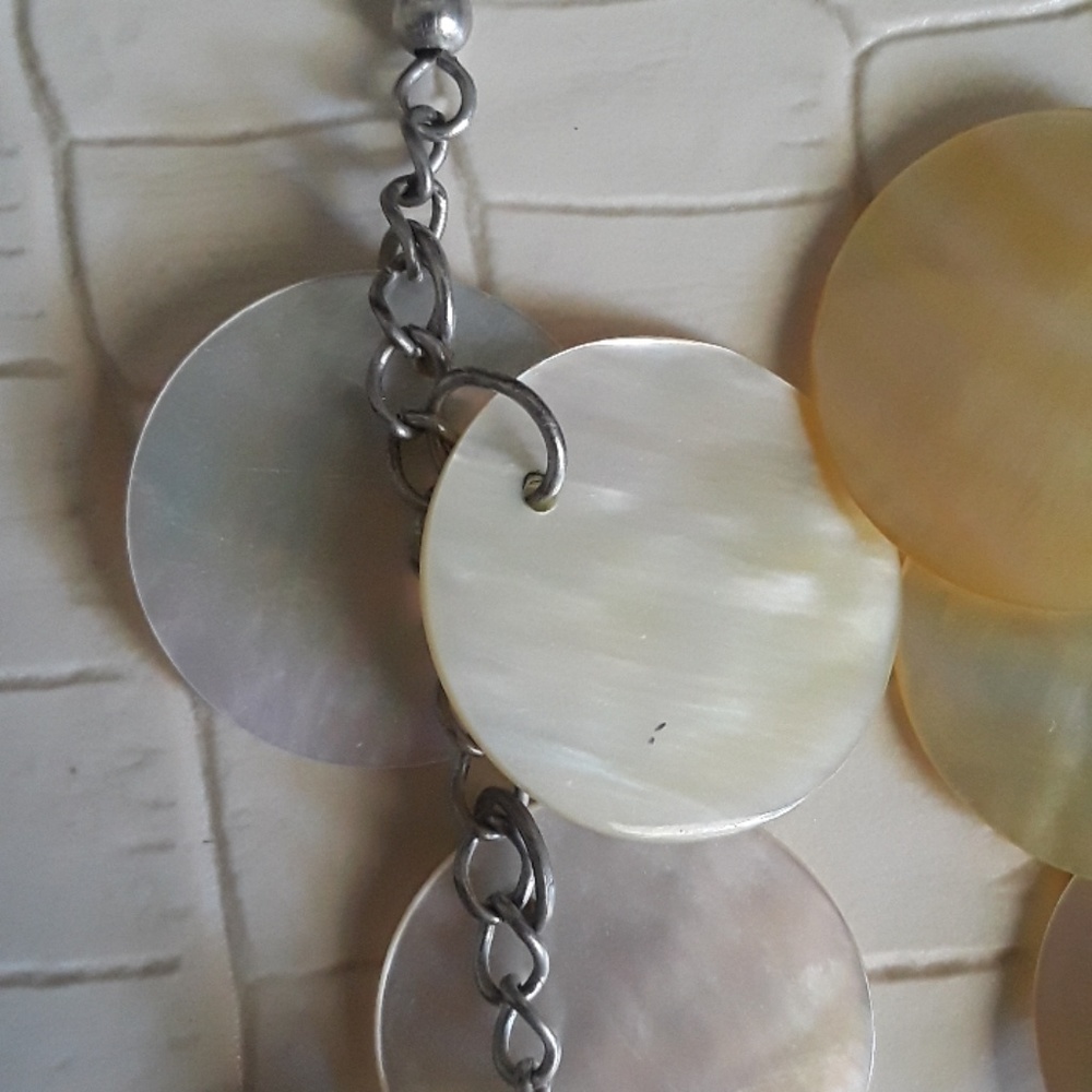 Shell earrings - Picture 4 of 5